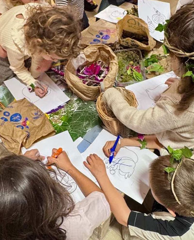 Créer, grimper, explorer : un programme malin pour enfants curieux